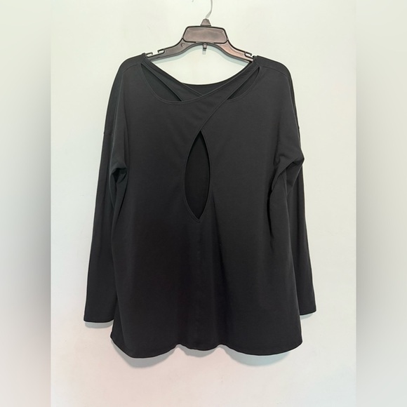 Lululemon Womens Long Sleeve Black Shirt Cross Back (Pit- to pit 22'') - Picture 3 of 3